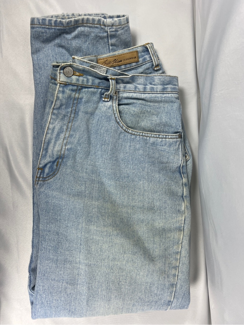 Bill Blass Jeans Women's size 14P Easy Fit Light Wash Blue Denim 5-Pocket Zip